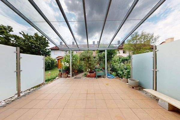 Überdachte Terrasse