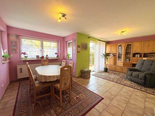 Wohn- und Esszimmer (EG)