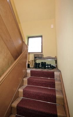 Treppenaufgang zur oberen Wohnung