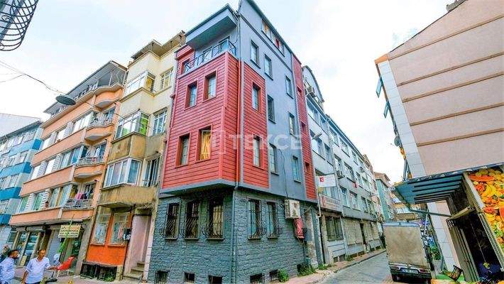 Renovated Building Suitable for Airbnb in Istanbul Fatih