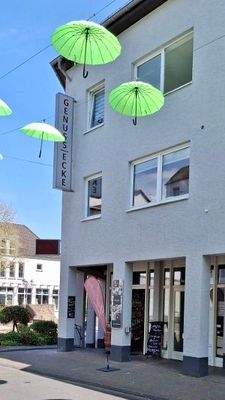 überdachter Säuleneingang