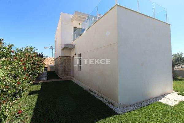 Luxury 4 and 5 Bedroom Villas in Finestrat with Sea Views