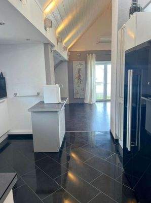 OG Blick Küche ins Wohnzimmer