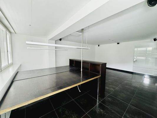 Büro 2 mit Blick Festung Ansicht 2