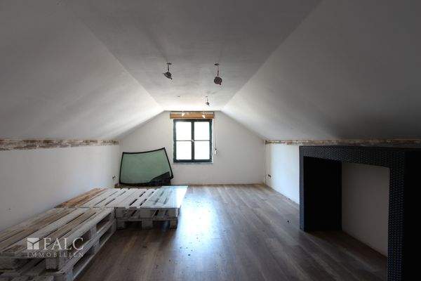 Speicher oberhalb Garage