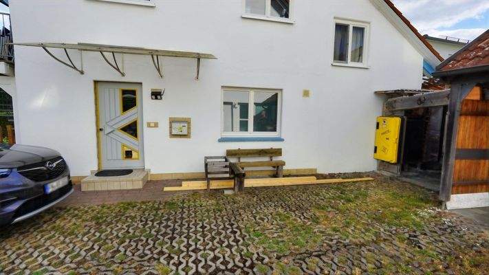 Zwei KFZ-Stellplätze am Haus