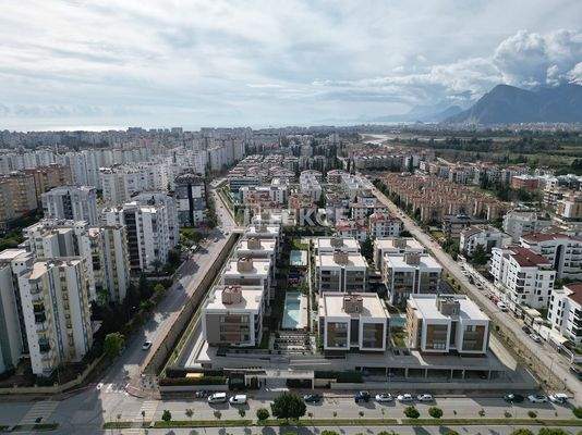 Apartment in a Complex with Parking in Konyaaltı, Antalya