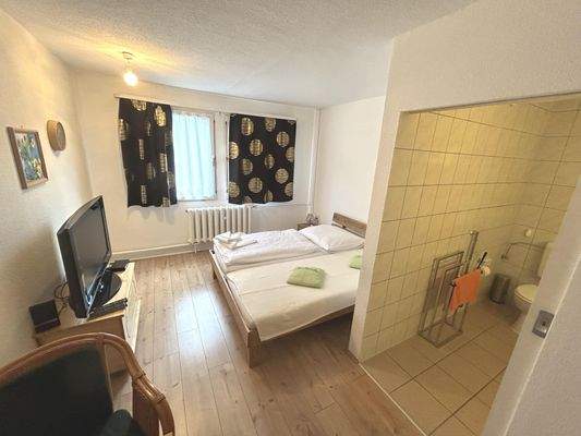 2- Bett-Zimmer mit barrierefreiem Bad