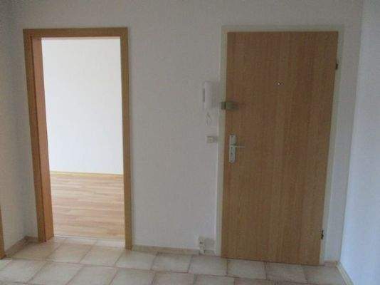 Flur+ Wohnungstür rechts