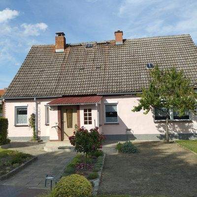 Hausansicht vom Garten