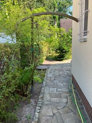 Weg zum Garten