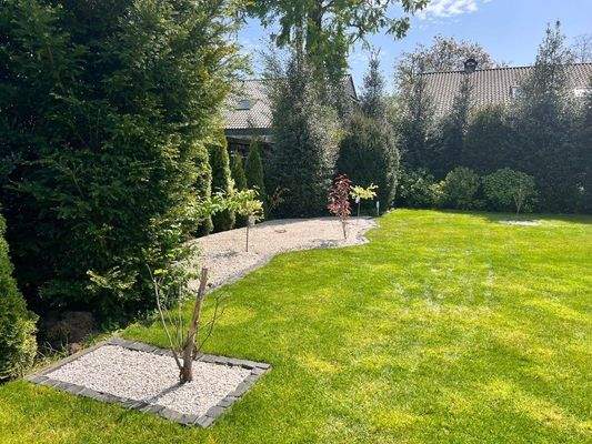 schön angelegter Garten