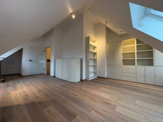 28_DG Raum vorne (2)