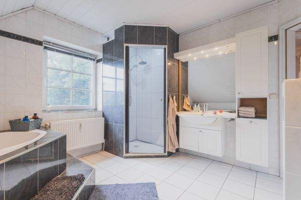 Vollbad - Einfamilienhaus 