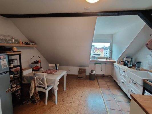 Küche mit Essbereich