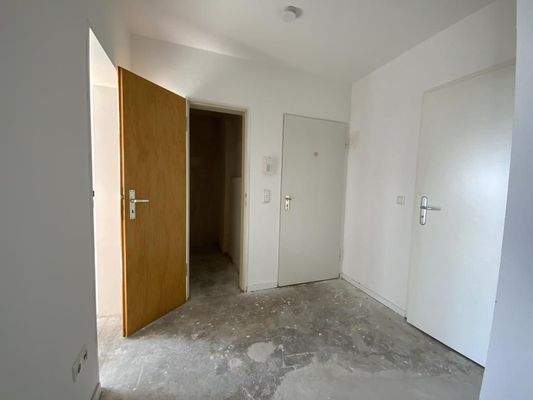 Flur-Eingangstür-Abstellraum