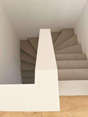 Treppenabgang mit Brüstung