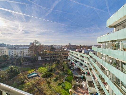 Aussicht in den Garten mit Schlossblick