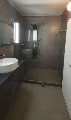 Begehbare Dusche_.jpg