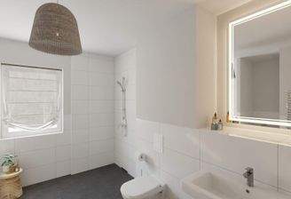 Modern gefliestes Bad mit bodengleicher Dusche und Badewanne