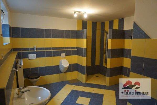 Duschbad im Untergeschoss...