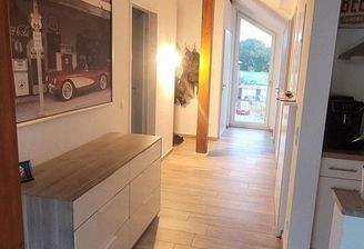 Blick durch Flur nach Wohnen