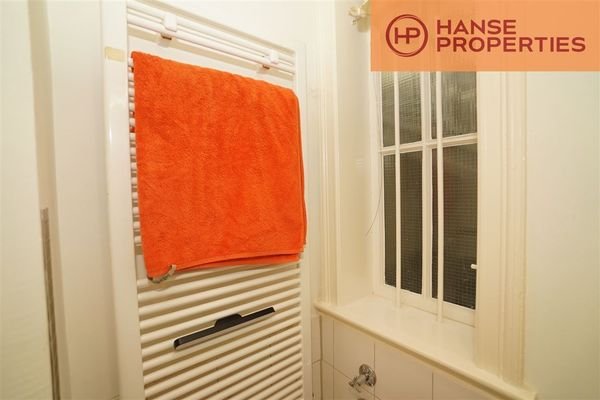 das Badezimmerfenster ist nicht gerade klein