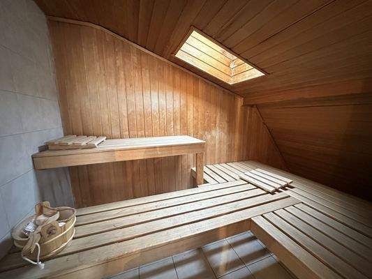 20251211_125654960_iOS