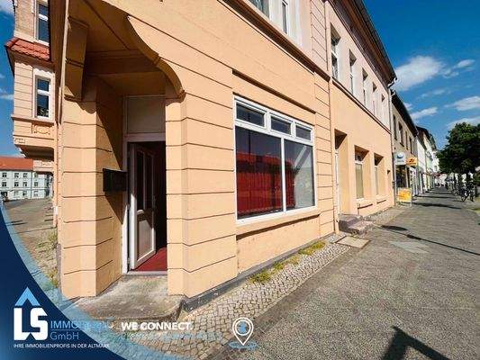 Eingang mit Schaufenster