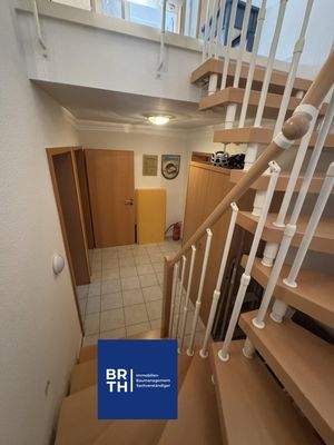 Treppe EG zu KG.jpg