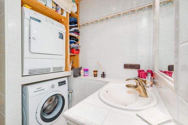 Bad 1 mit Platz für Waschmaschine