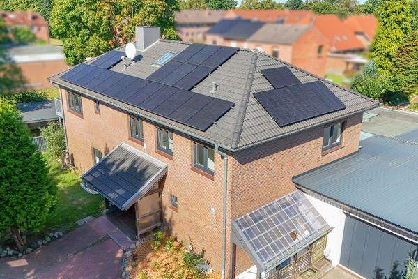 Außenansicht inkl. PV