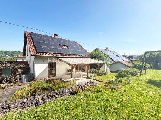 Rückansicht und Garten