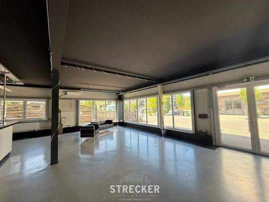 Ausstellungsfläche mit Zugang