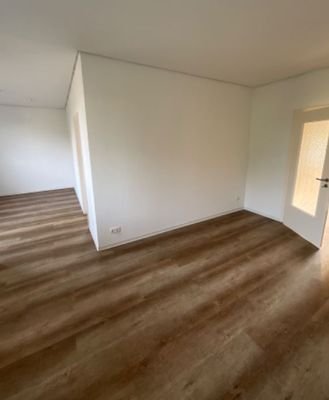 0589 0043 Ansicht Wohnzimmer mit Essbereich 1.JPG