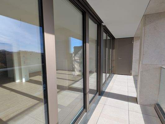 Balkon mit Abstellraum