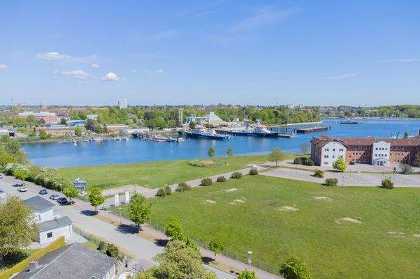 Drohnenaufnahme vom Hafen