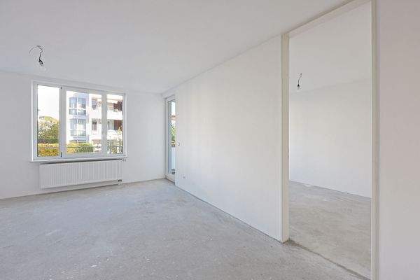 Geräumiges und helles Wohnzimmer