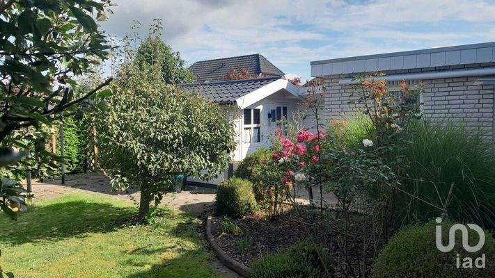 Garten mit Gartenhaus