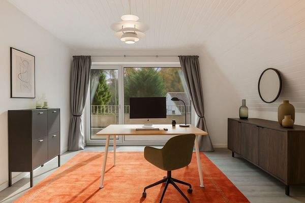 Büro mit KI bearbeitet