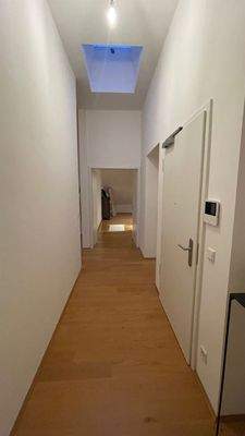 Flur mit Oberlicht (Aufzug direkt ins Penthouse)