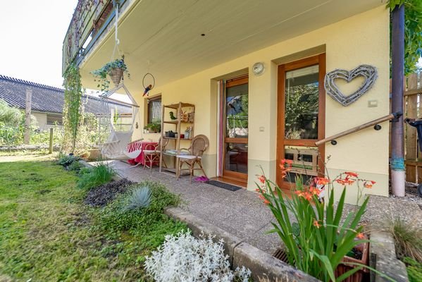 EG Eingang und Terrasse