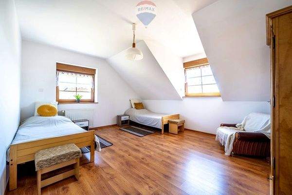 Einliegerwohnung OG (1).jpg