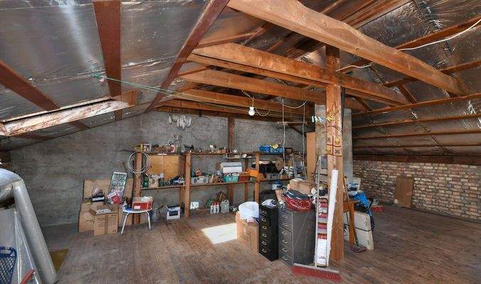 großer Raum im Dachgeschoss als flexible Ausbaureserve