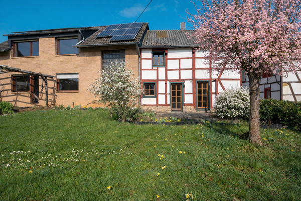 Rückansicht und Garten