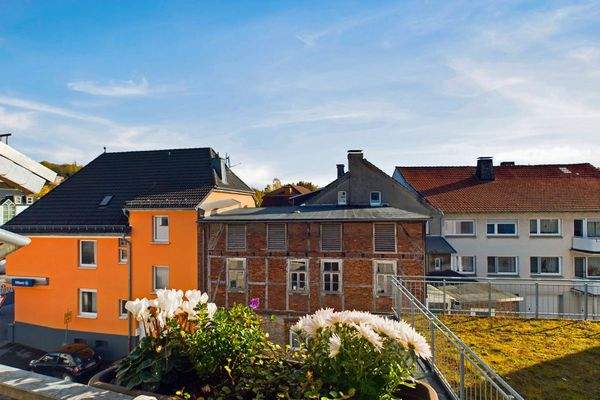 CAM03586G0-PR0032-STILL035