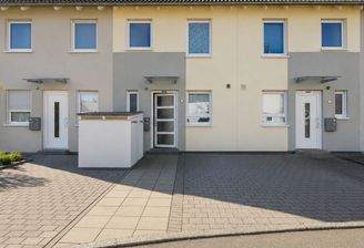 Einfamilienhaus_Aichtal Aussenansicht (KI-modifiziert)