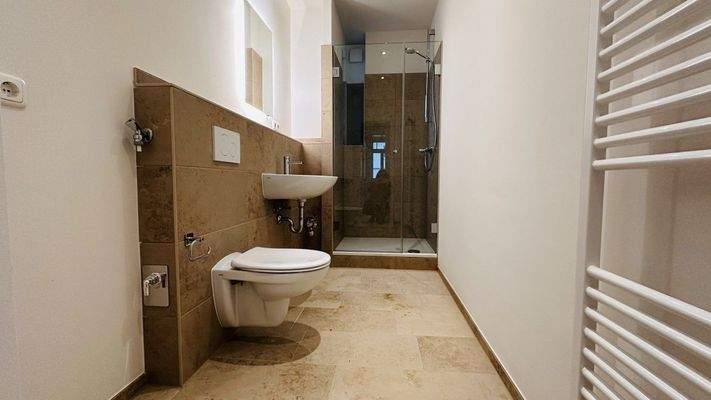 Neues Badezimmer mit Fenster!