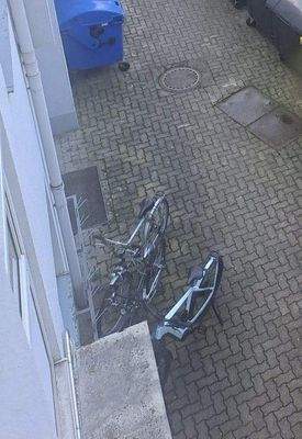 Fahrrad Stellplätze !