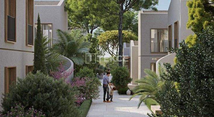 Apartments in a Complex with Pool Close to Alaçatı in İzmir Çeşme